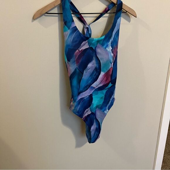 Athleta Malibu Printed One Piece Swimsuit - Picture 4 of 8